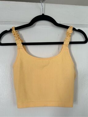 🌸 NWT Yellow Ruffle cropped tank